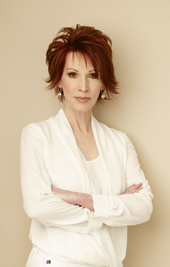 Portrait of author Sandra Brown